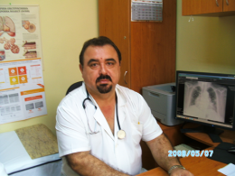 Д-р Николай Колев н-к Пневмофтизиатрично отделение, специалист по вътрешни болести и пневмофтизиатрия - СБАЛПФЗ Д-р Димитър Граматиков - Русе